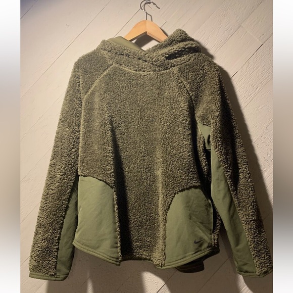 Nike soft fluffy pullover size xl - Picture 2 of 6